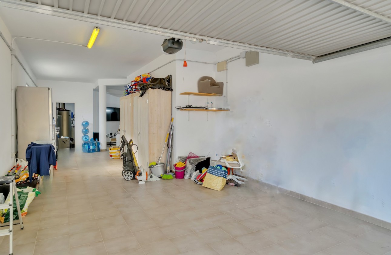 Resale - Villa - Altea
