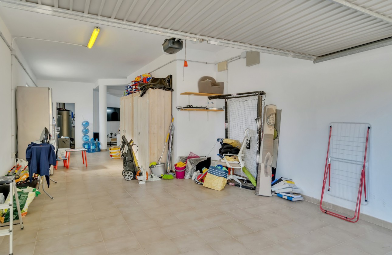 Resale - Villa - Altea