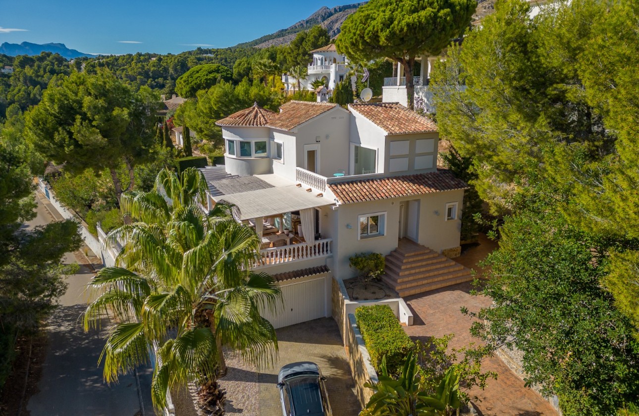 Resale - Villa - Altea