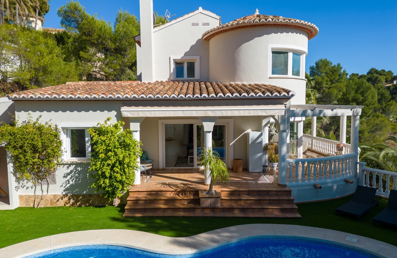 Resale - Villa - Altea