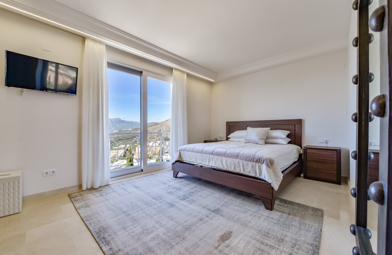 Resale - Villa - Altea