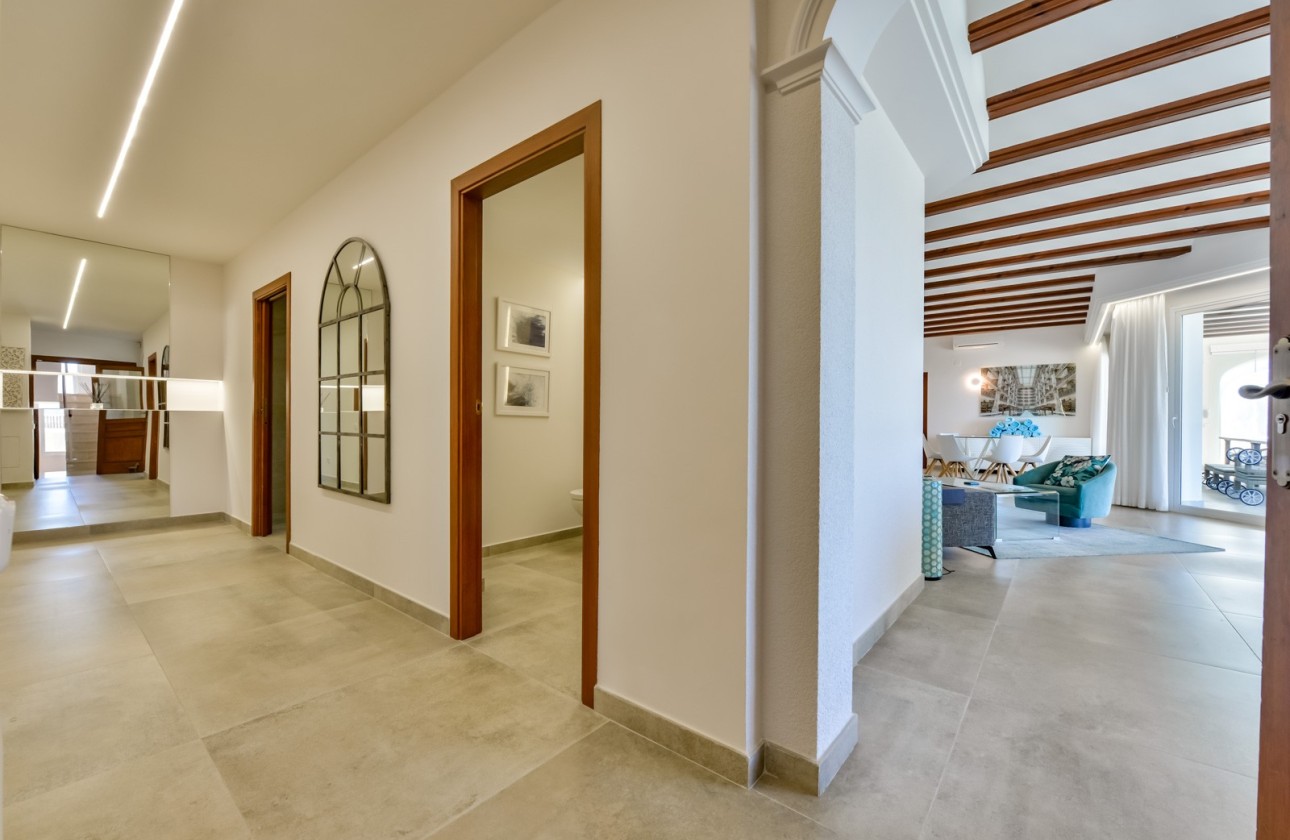 Resale - Villa - Altea