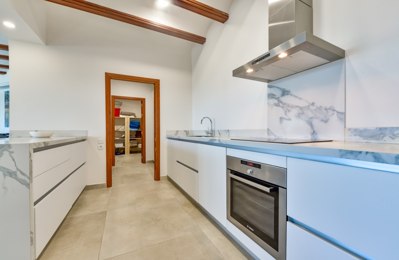 Resale - Villa - Altea