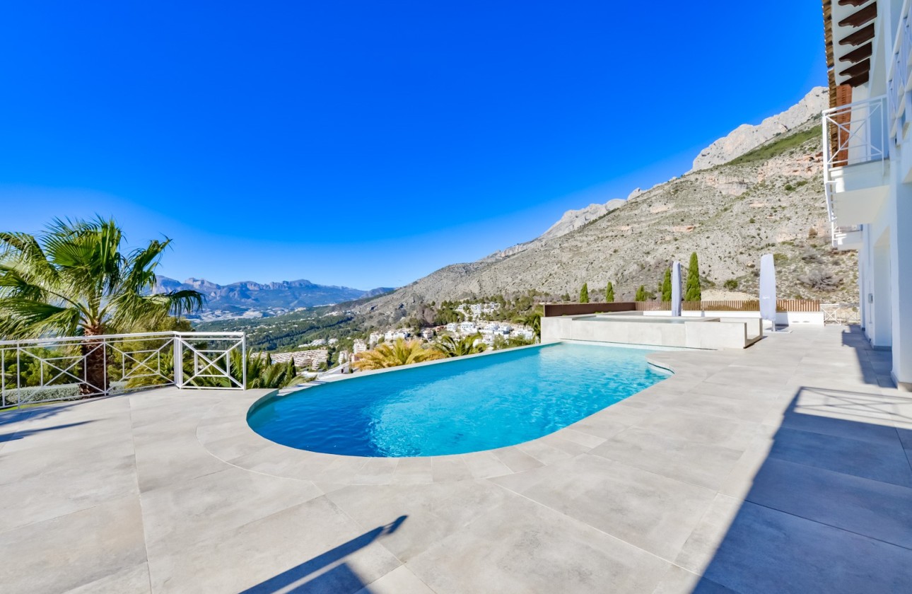 Resale - Villa - Altea