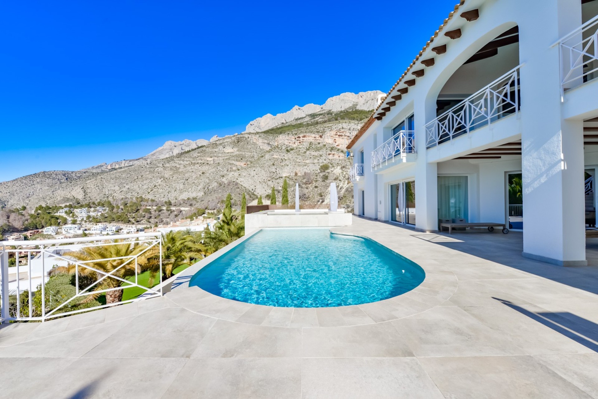 Resale - Villa - Altea