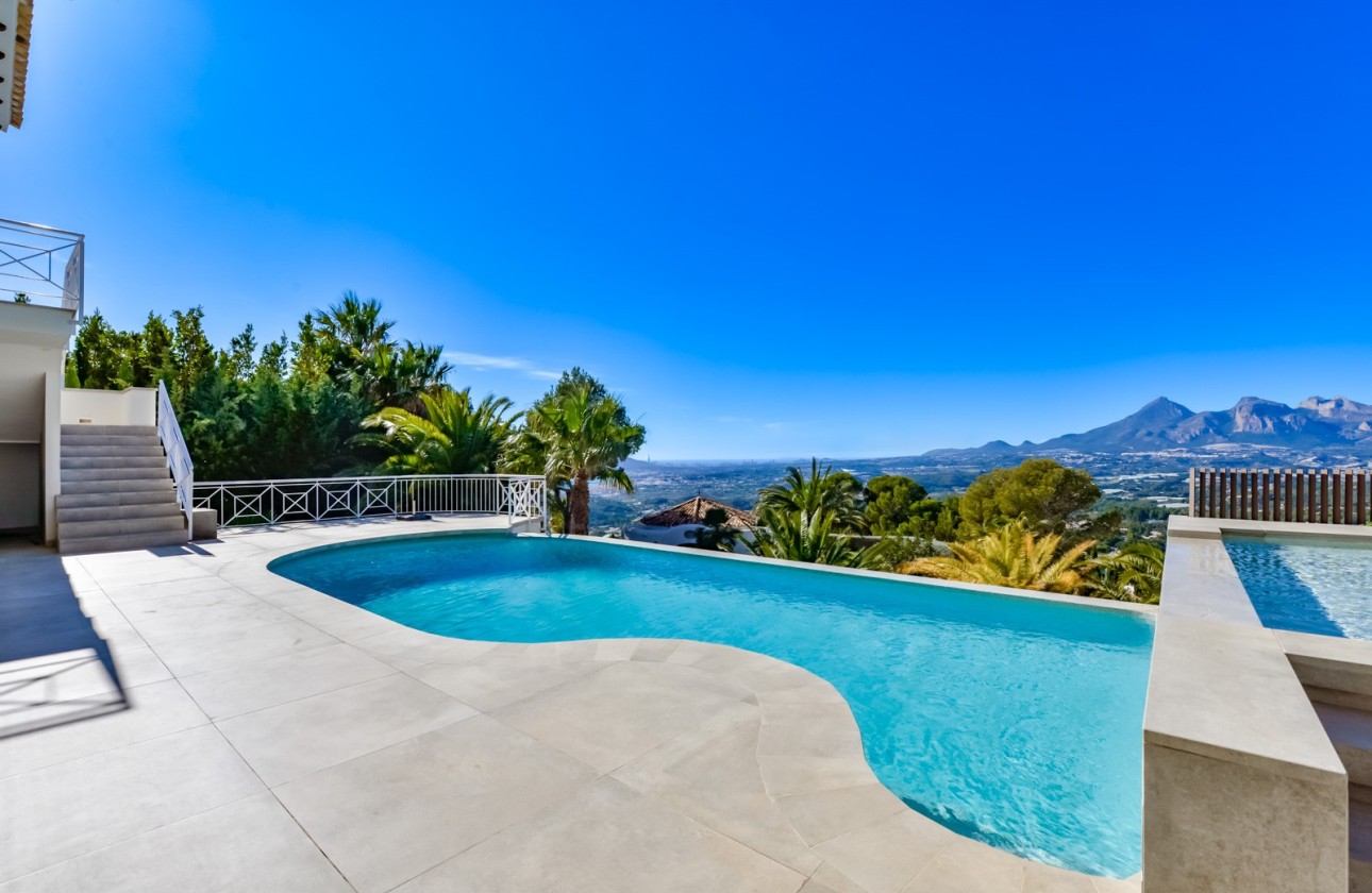 Resale - Villa - Altea