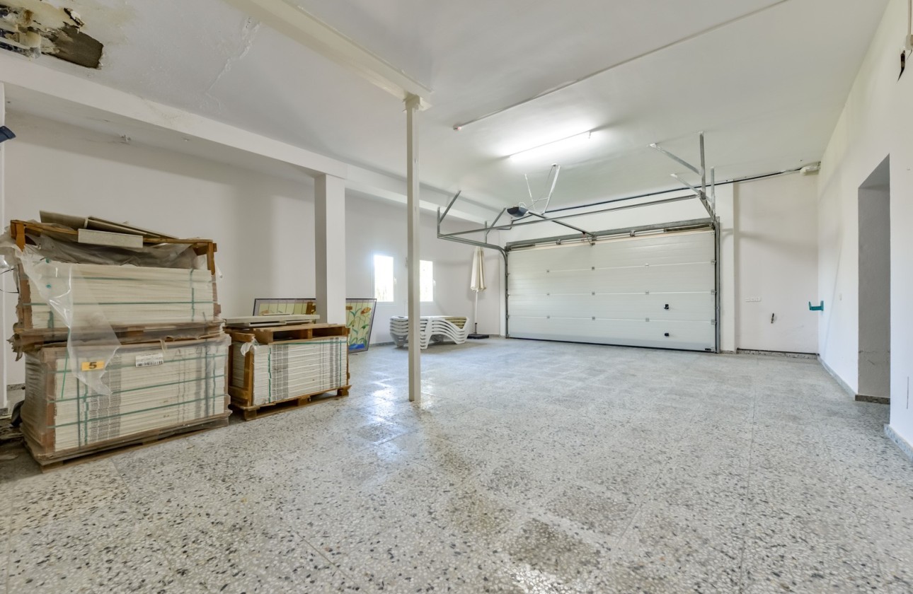 Resale - Villa - Altea
