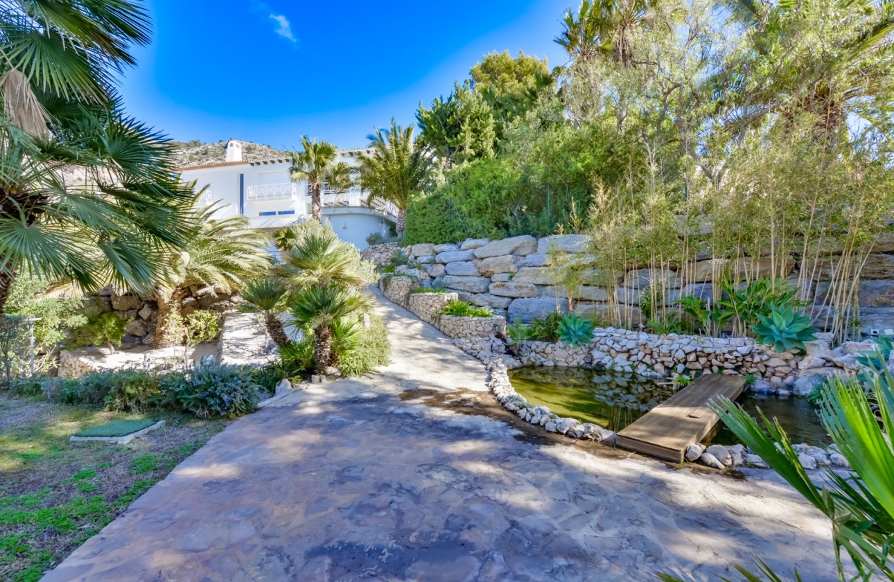 Resale - Villa - Altea