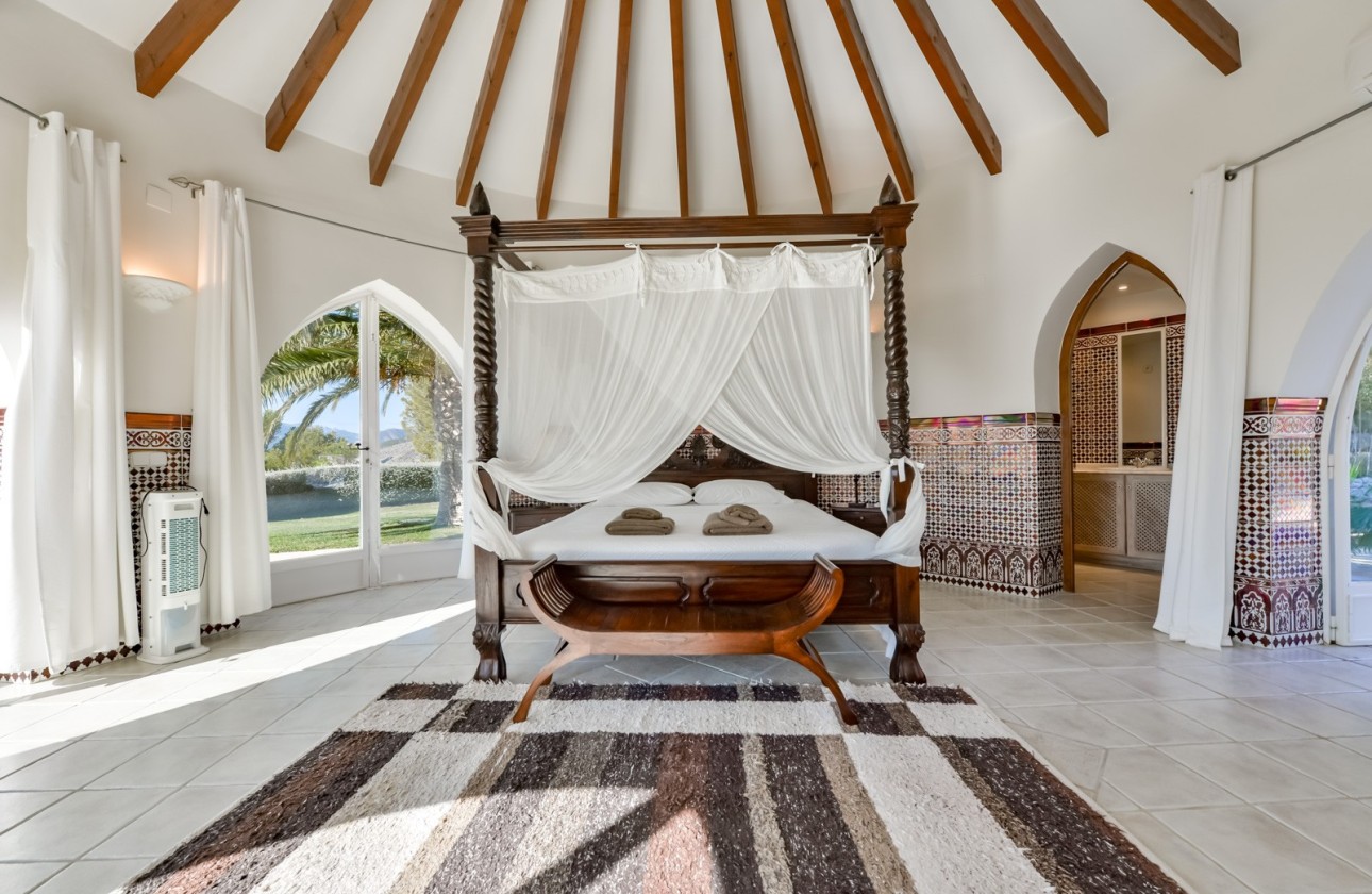 Resale - Villa - Altea