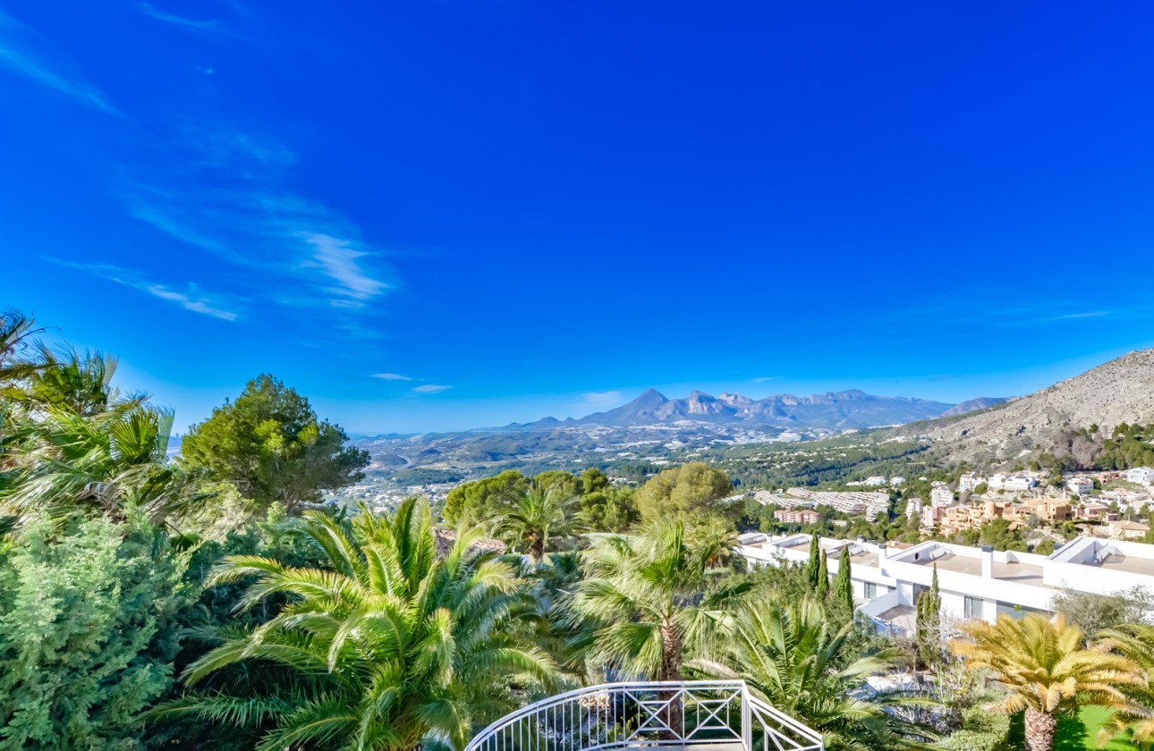 Resale - Villa - Altea