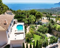 Resale - Villa - Altea
