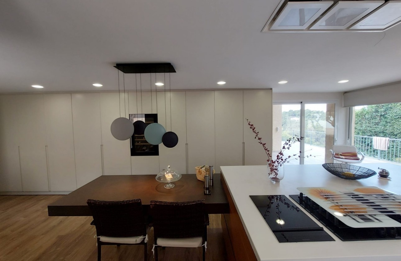 Resale - Villa - Altea