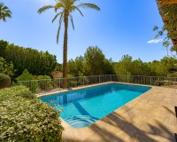 Resale - Villa - Altea