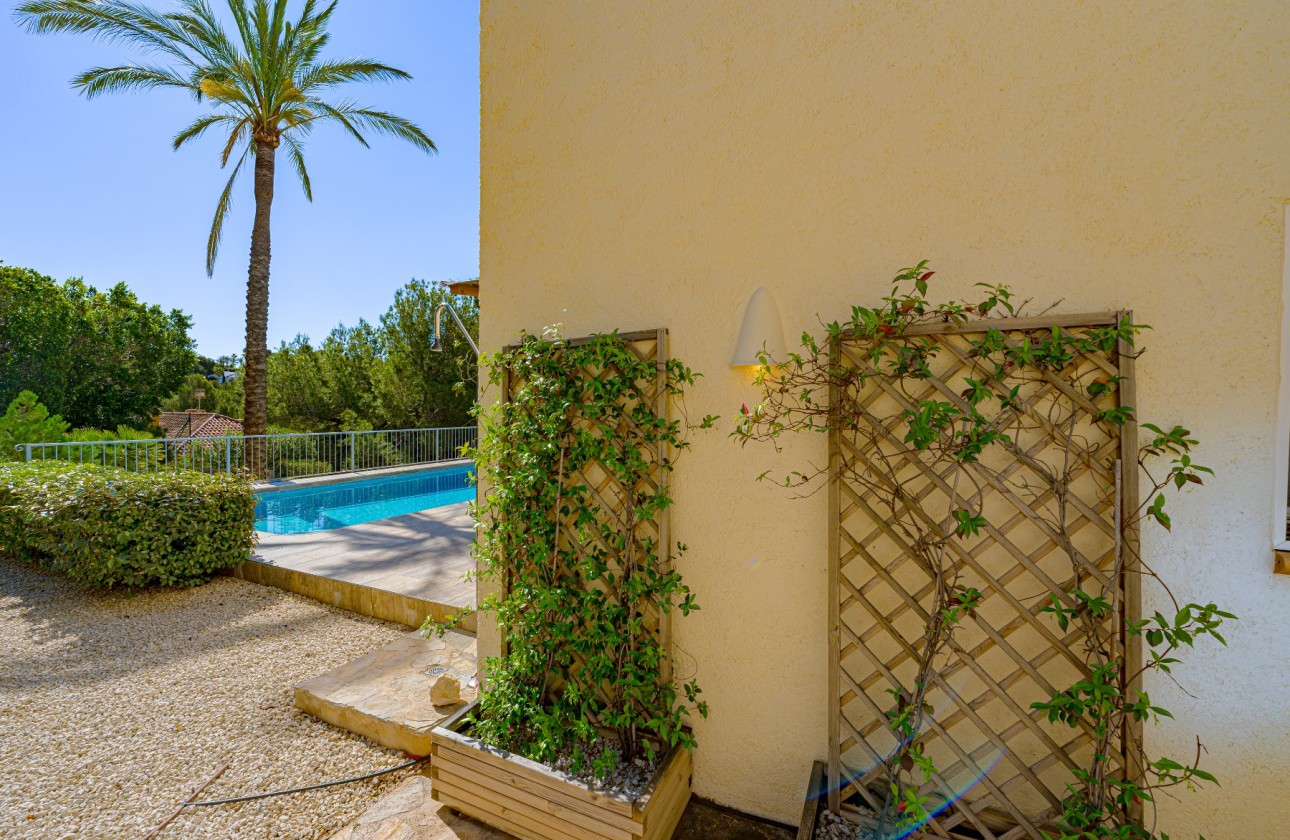 Resale - Villa - Altea