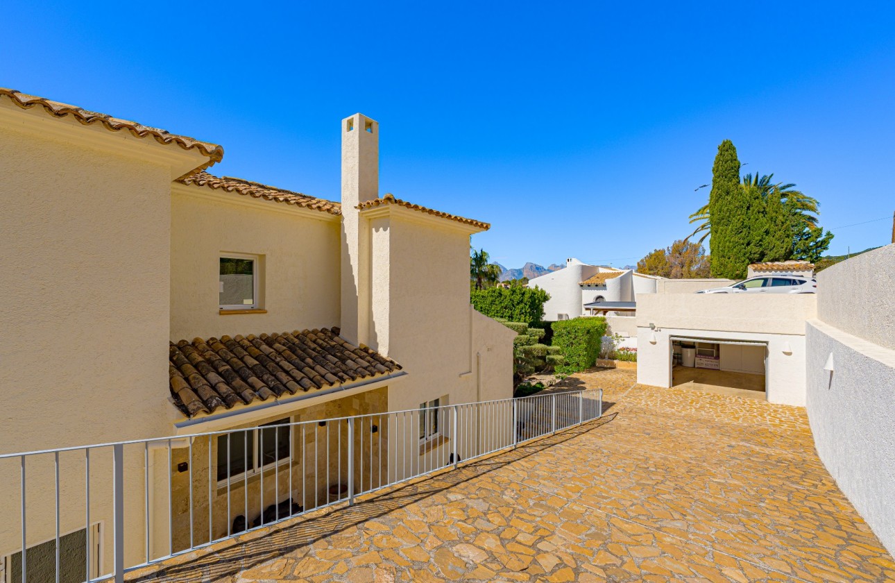 Resale - Villa - Altea