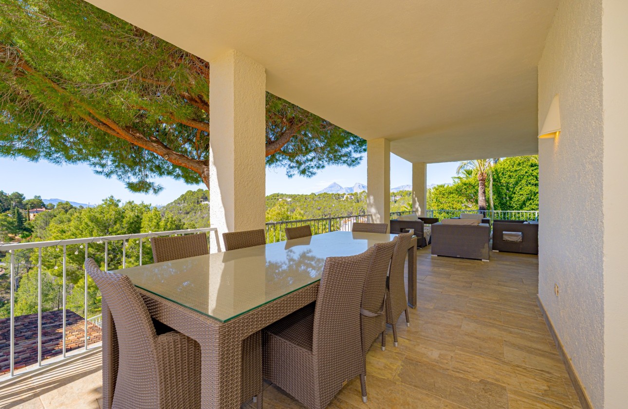 Resale - Villa - Altea