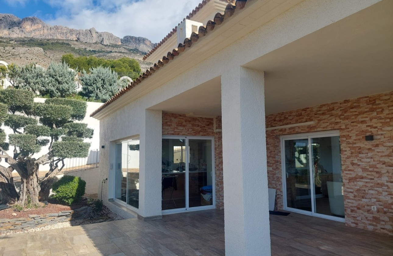 Resale - Villa - Altea