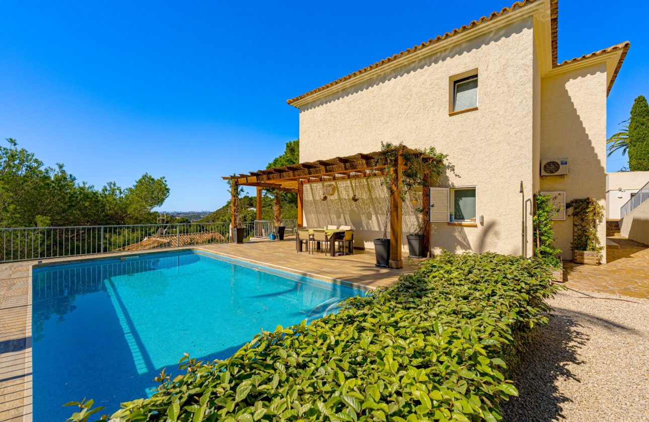 Resale - Villa - Altea