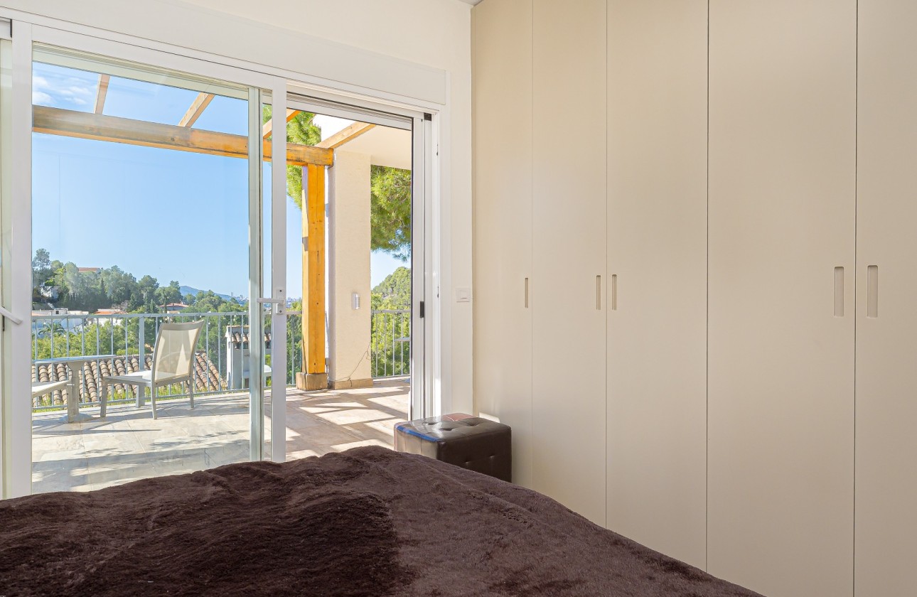 Resale - Villa - Altea