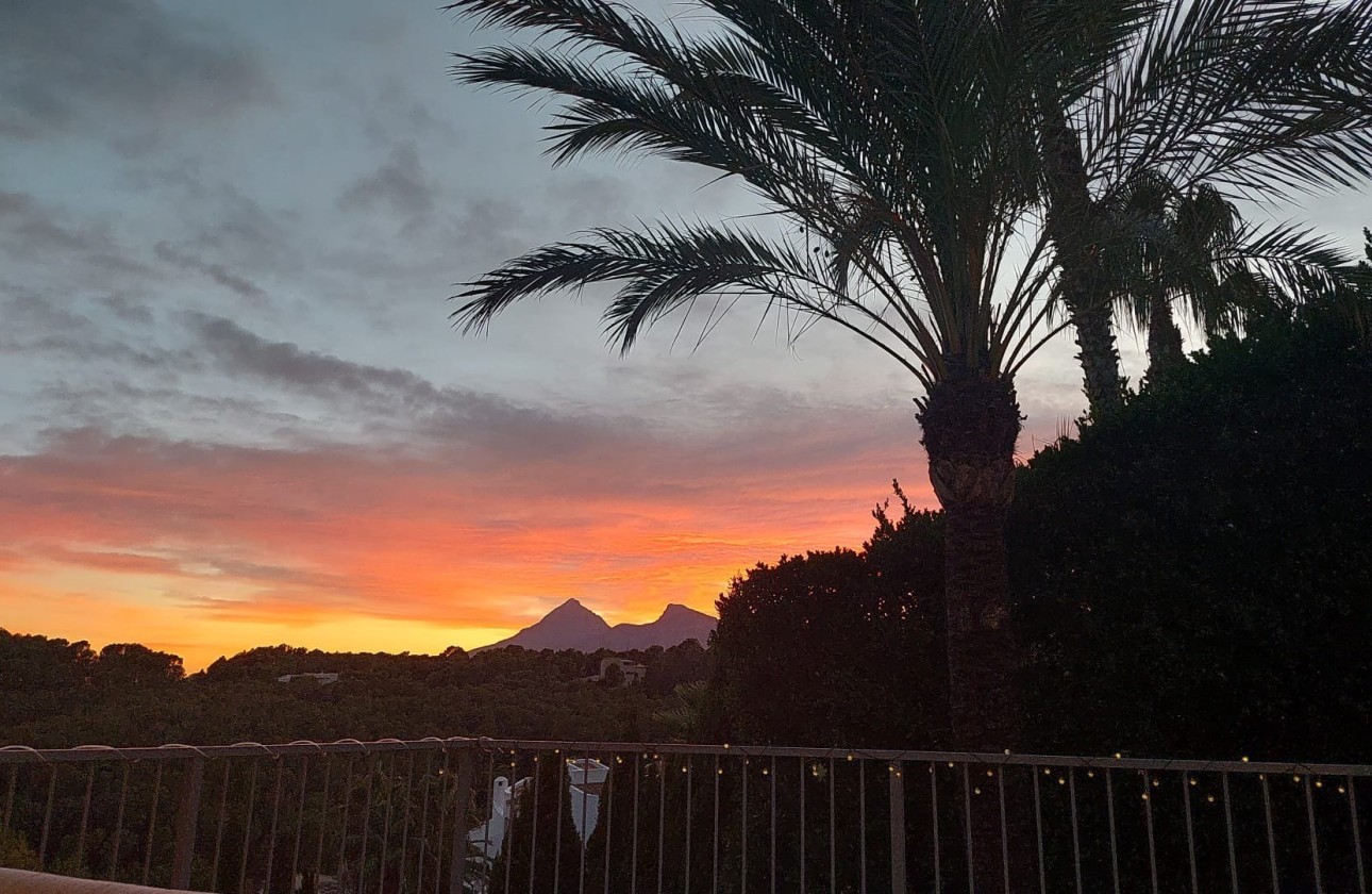 Resale - Villa - Altea