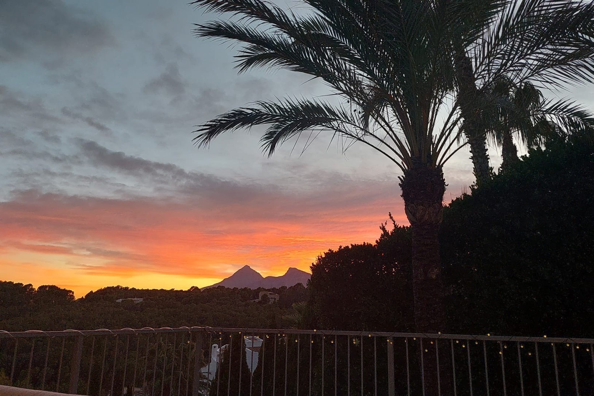 Resale - Villa - Altea