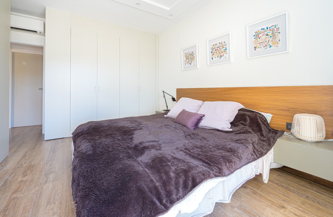 Resale - Villa - Altea