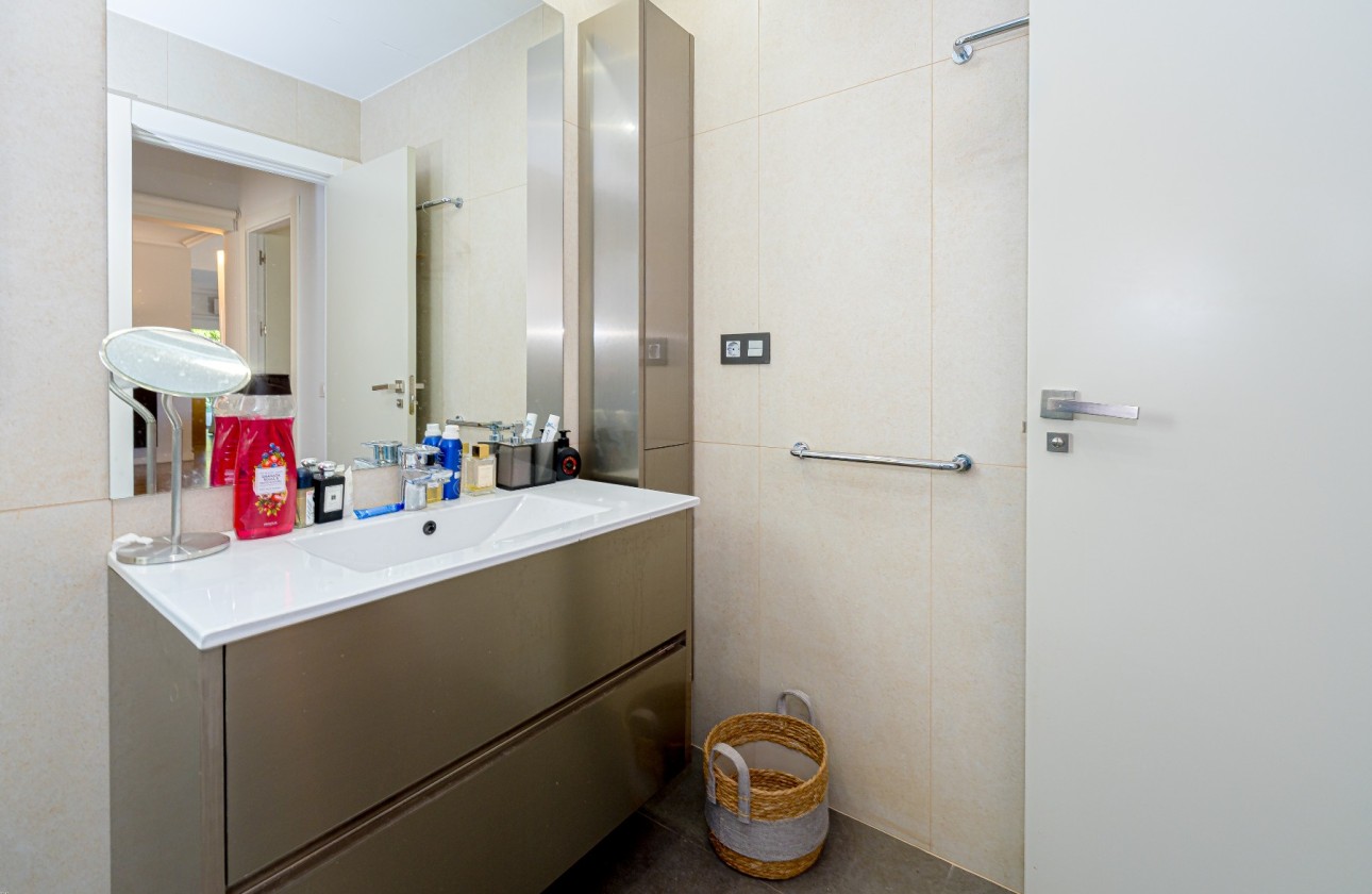 Resale - Villa - Altea