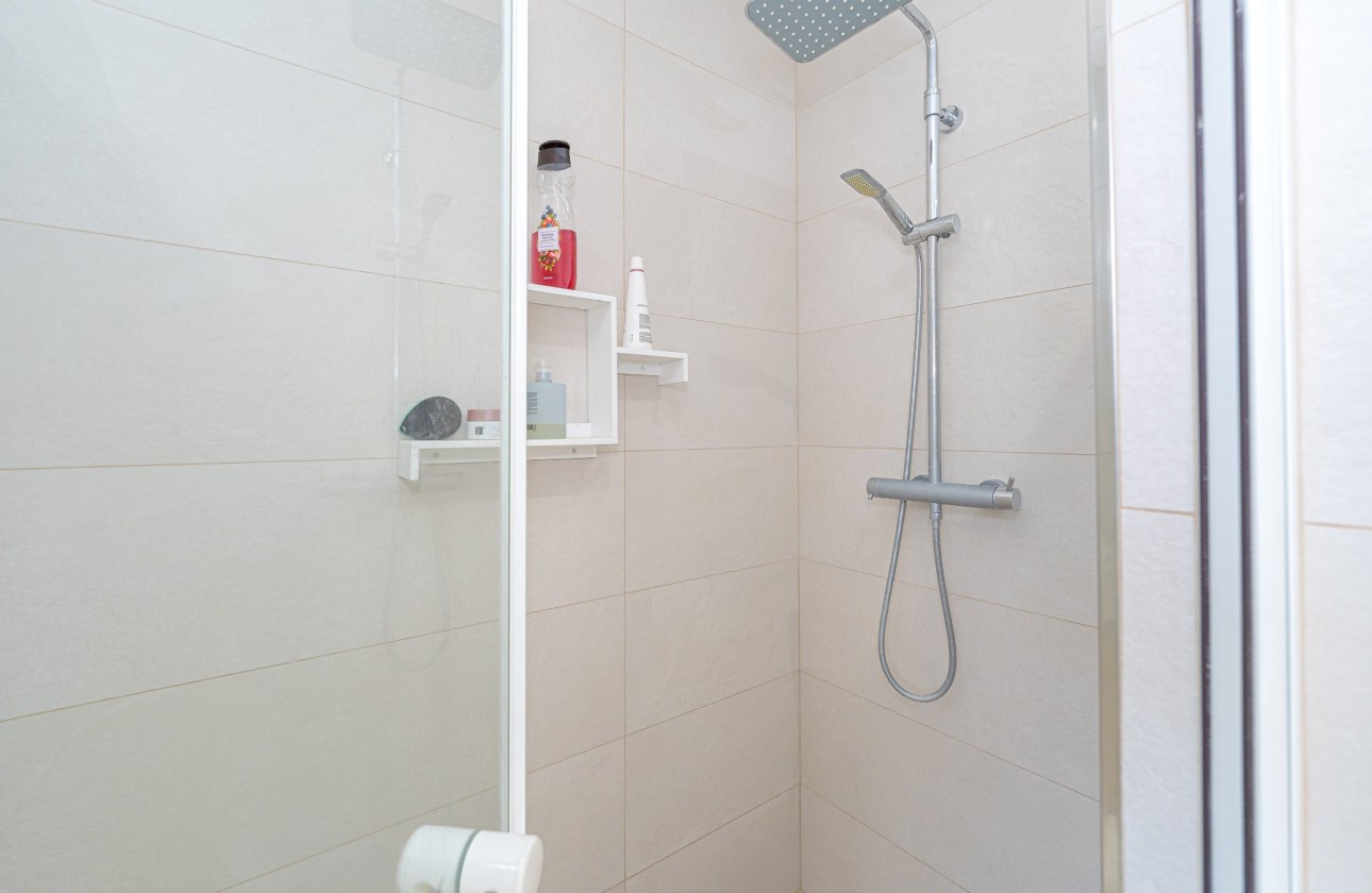 Resale - Villa - Altea