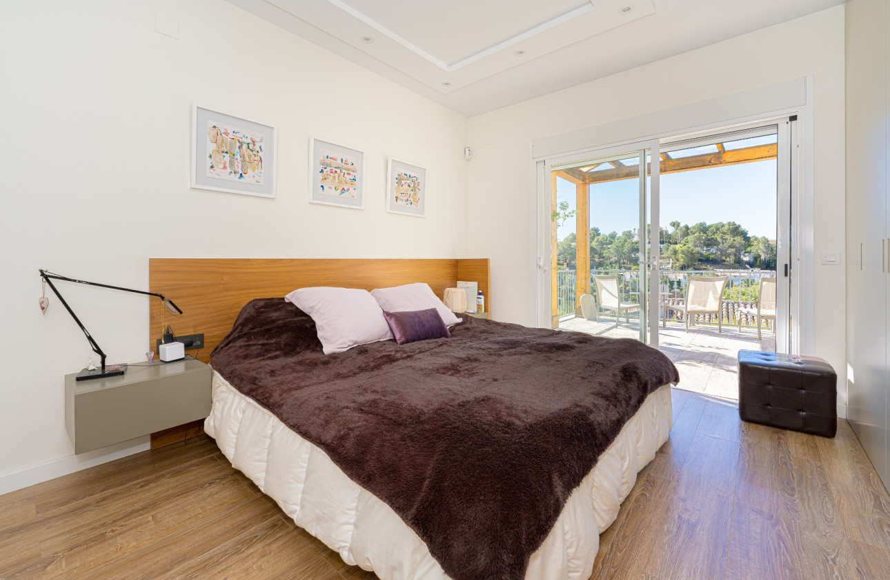 Resale - Villa - Altea