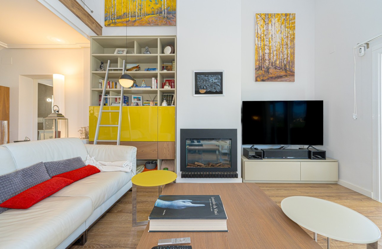 Resale - Villa - Altea
