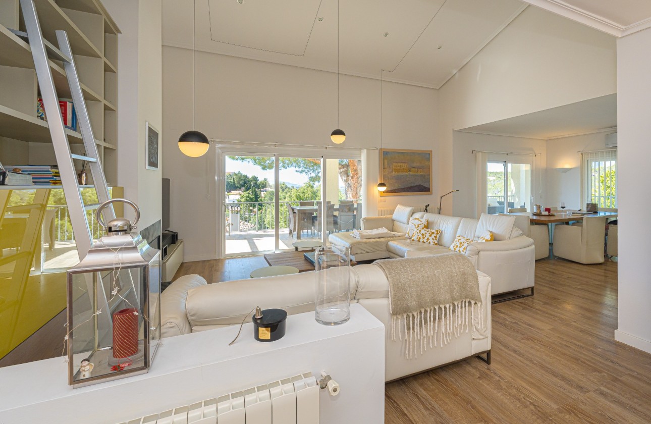 Resale - Villa - Altea
