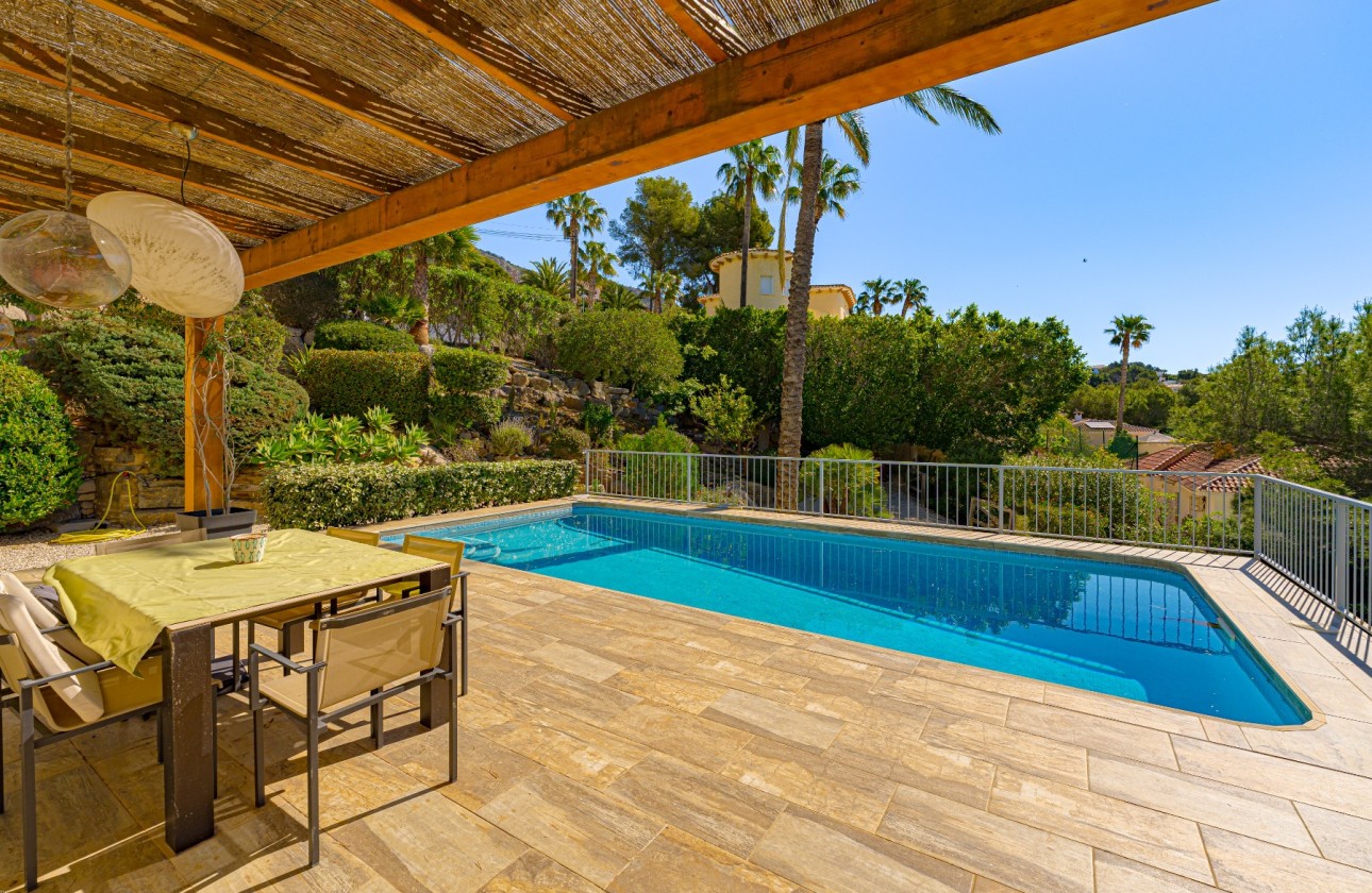 Resale - Villa - Altea
