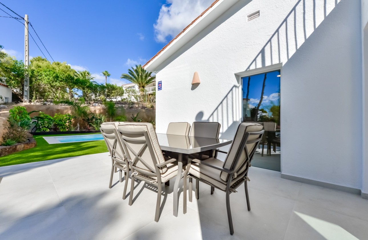 Resale - Villa - Altea