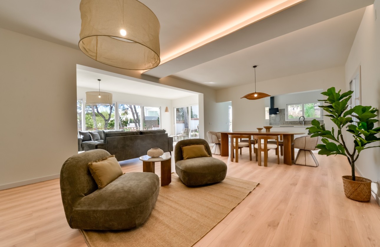 Resale - Villa - Altea