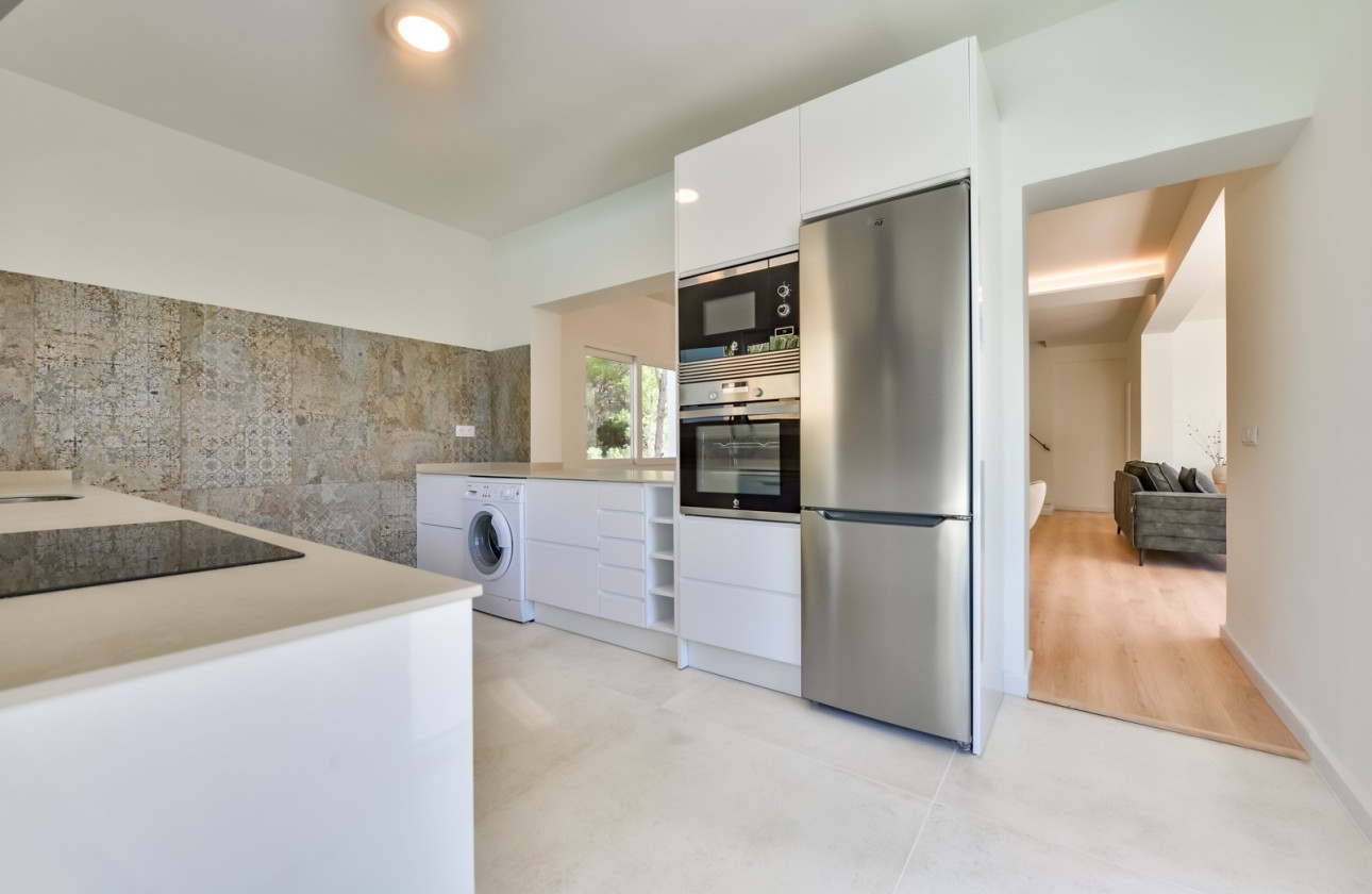 Resale - Villa - Altea