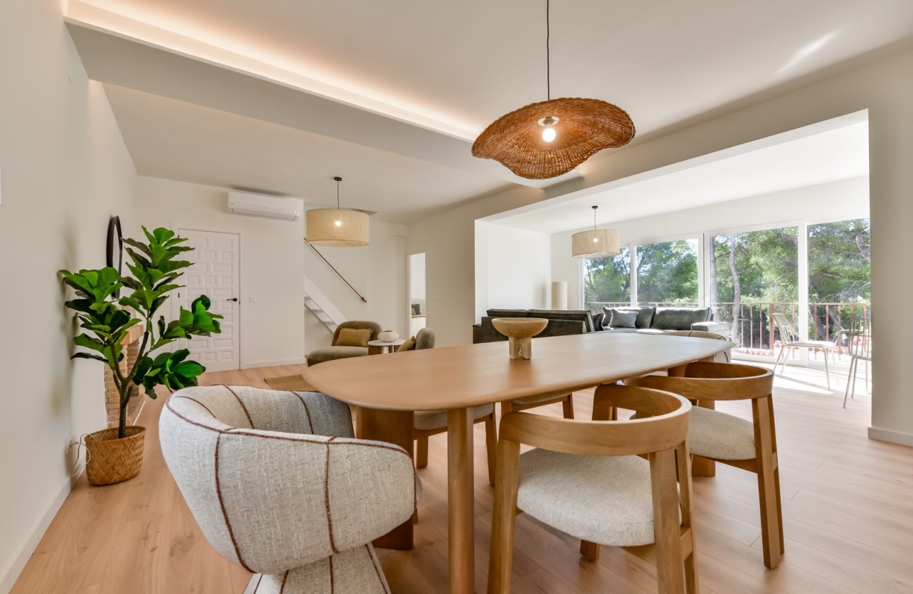 Resale - Villa - Altea