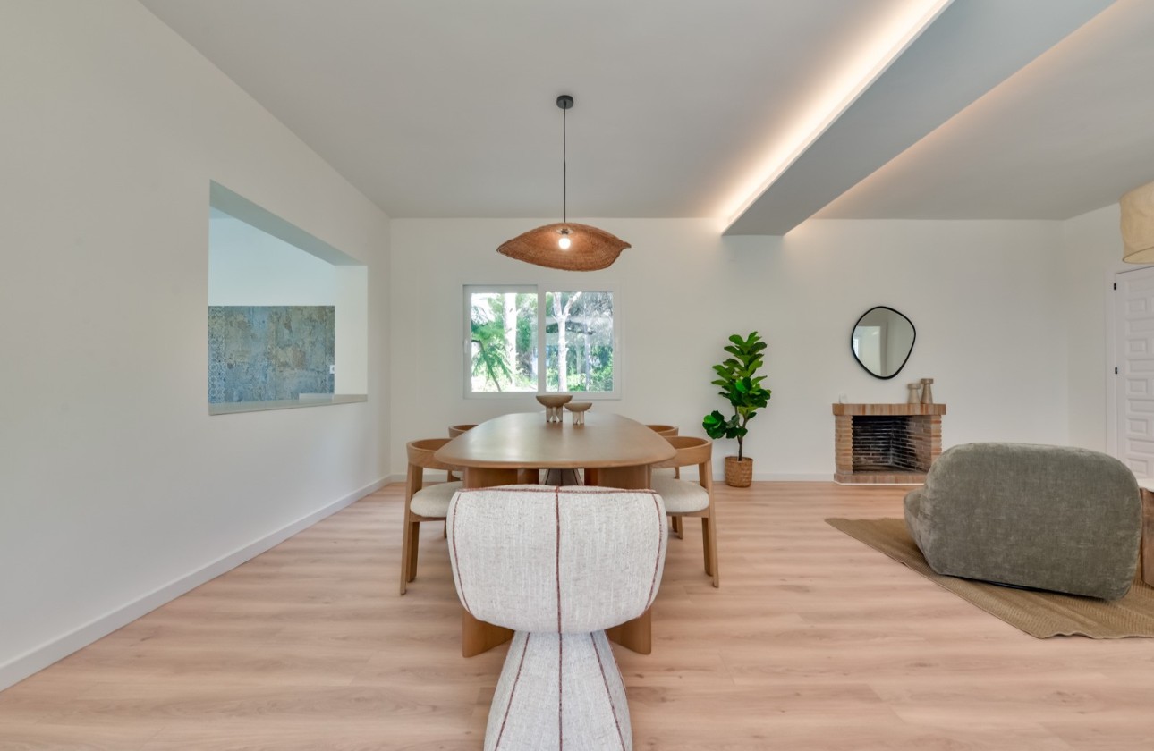 Resale - Villa - Altea