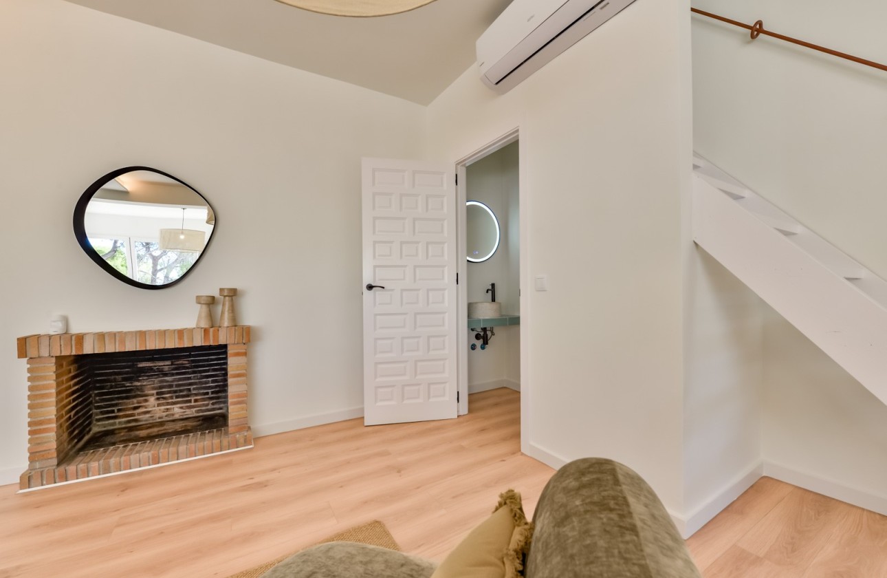 Resale - Villa - Altea