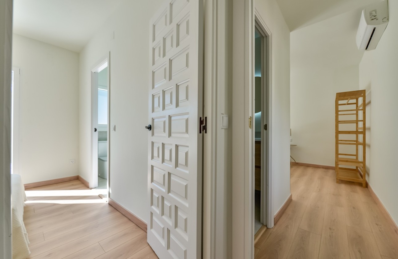 Resale - Villa - Altea