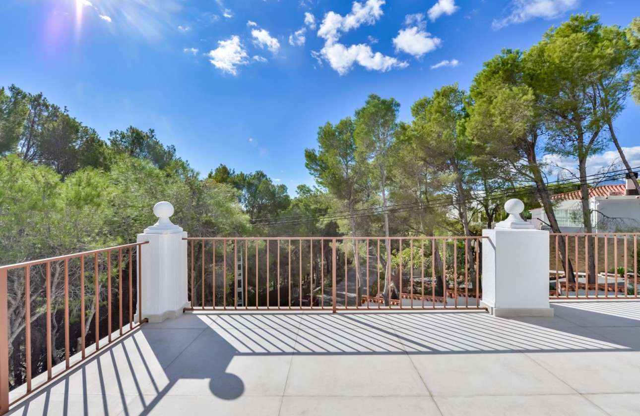 Resale - Villa - Altea