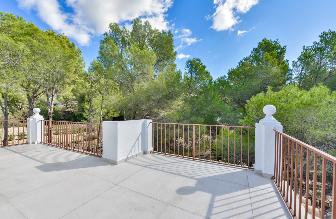 Resale - Villa - Altea