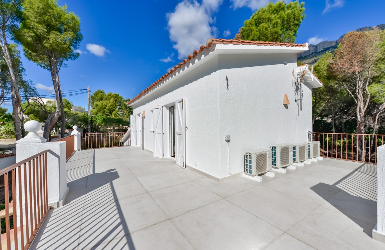 Resale - Villa - Altea