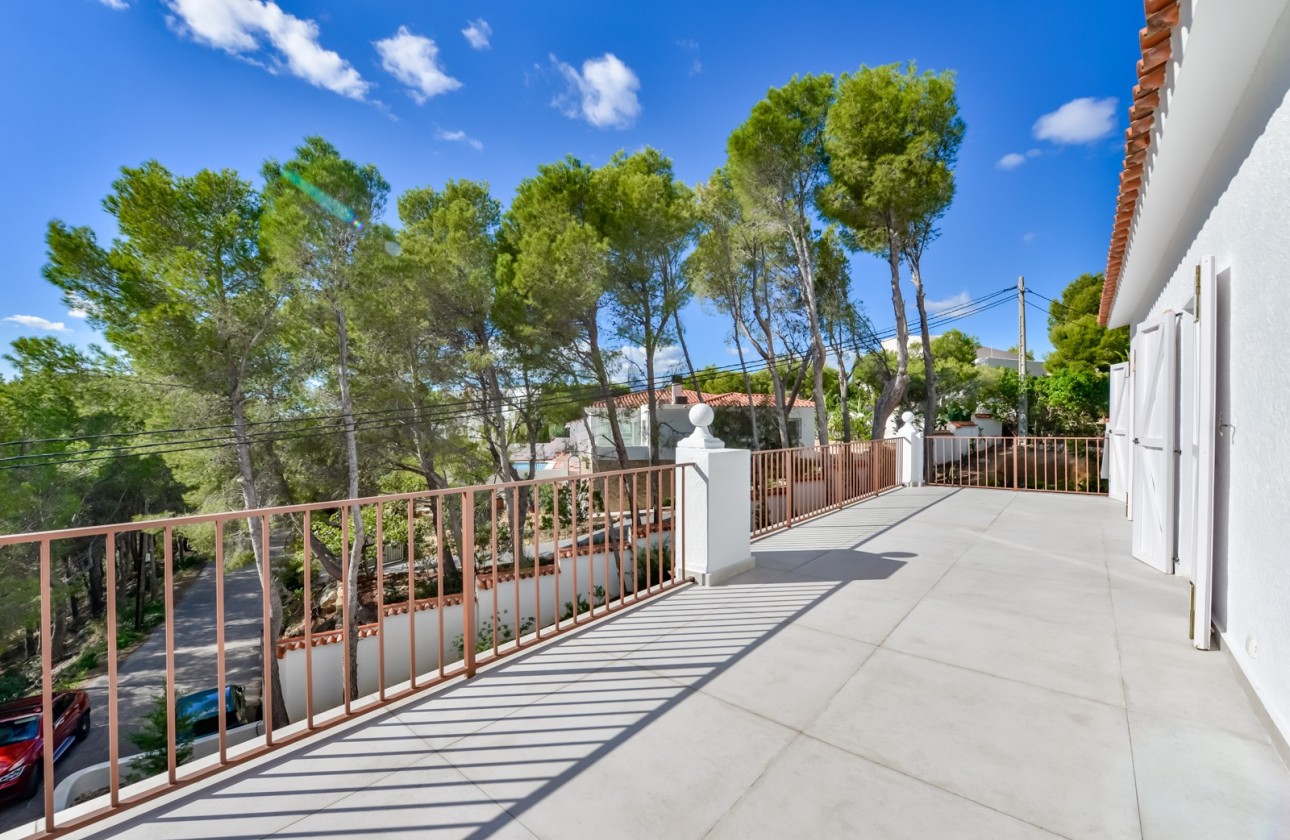 Resale - Villa - Altea