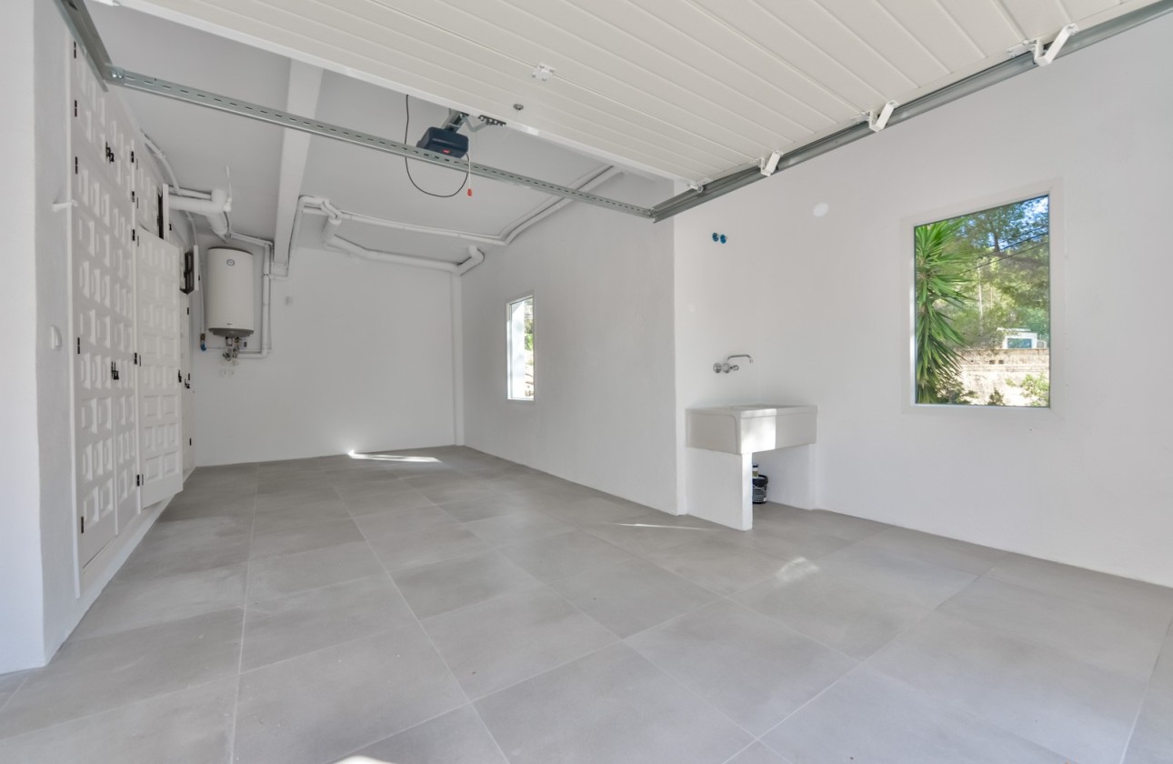 Resale - Villa - Altea