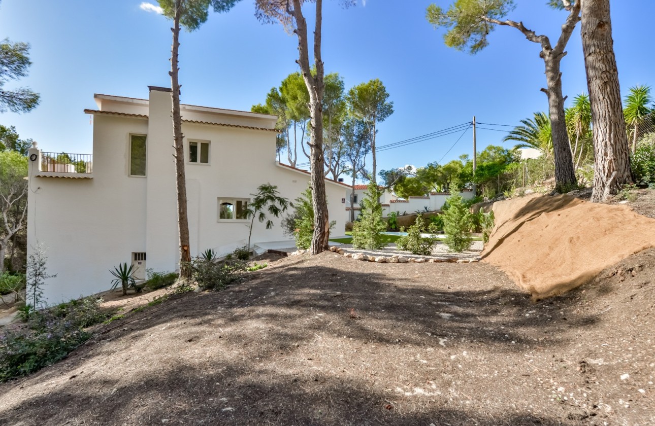 Resale - Villa - Altea