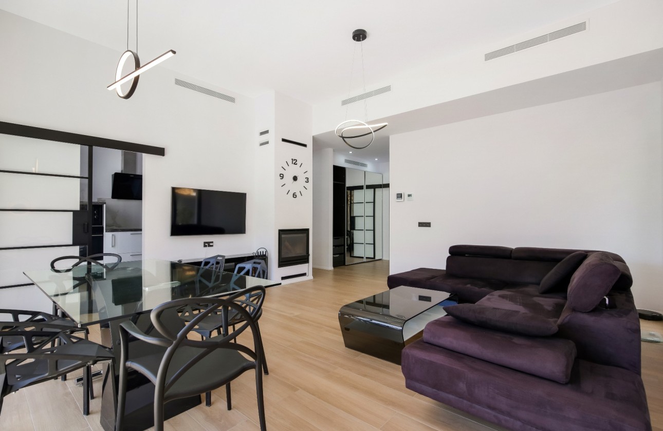 Resale - Villa - Altea
