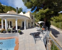 Resale - Villa - Altea