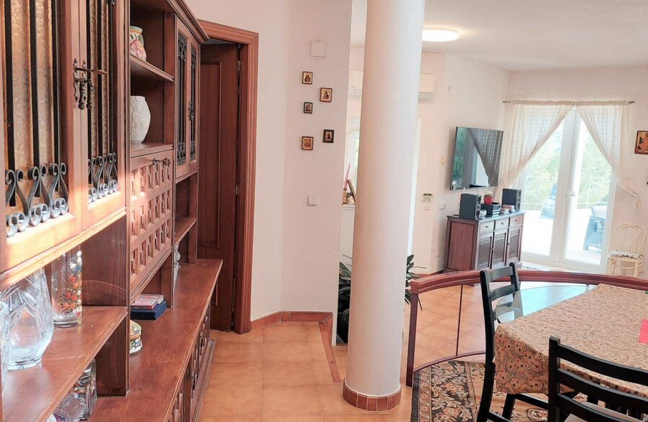 Resale - Villa - Altea
