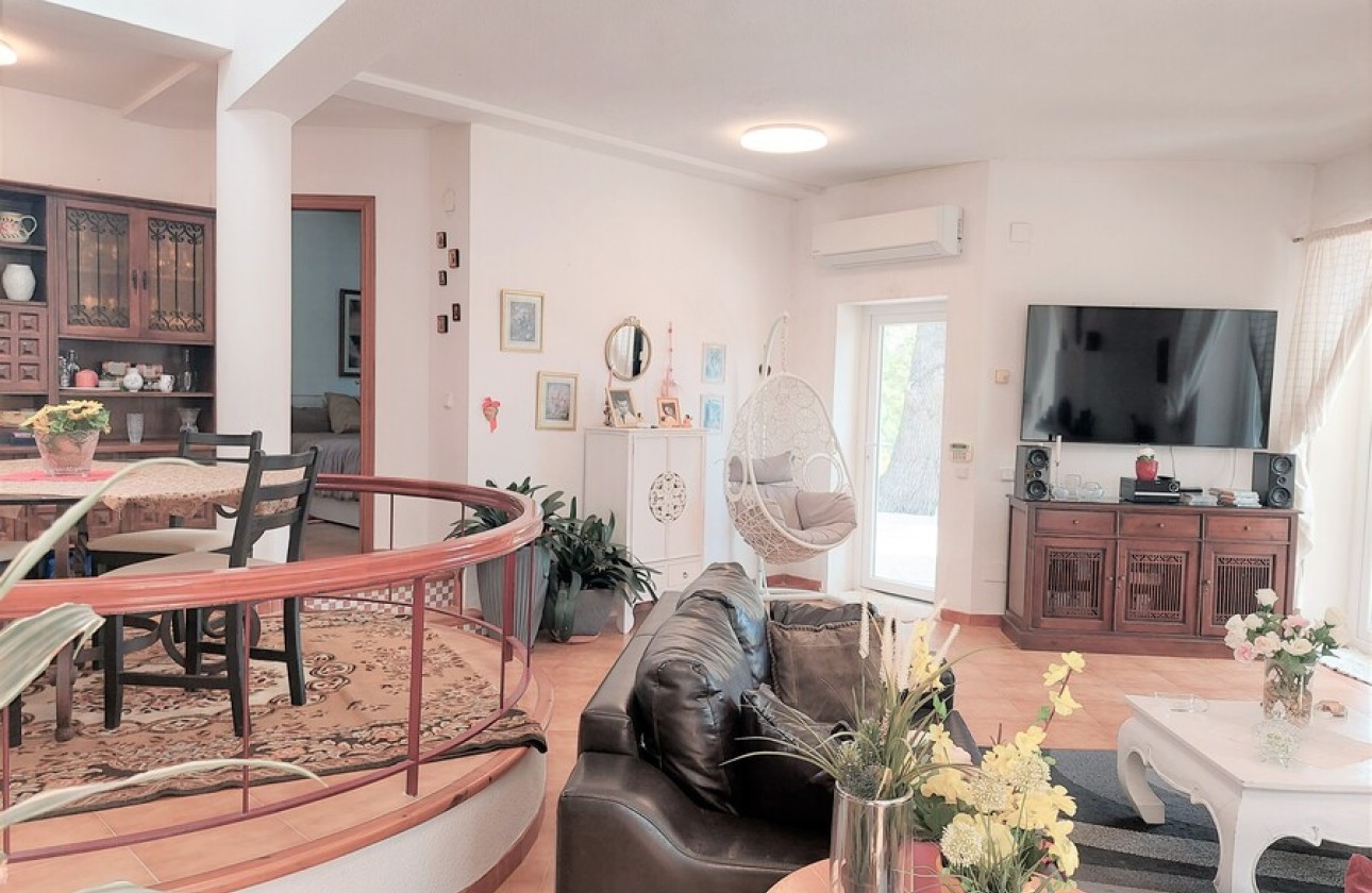 Resale - Villa - Altea