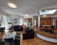 Resale - Villa - Altea